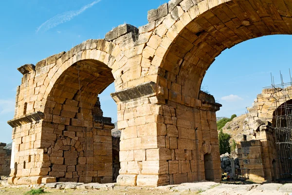 Oude Romeinse tempel van de kolom in Azië Turkije — Stockfoto