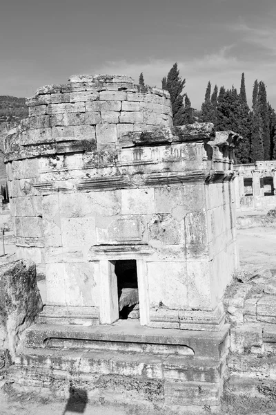 Stare Budownictwo kolumna i pamukkal historii rzymskiej świątyni — Zdjęcie stockowe