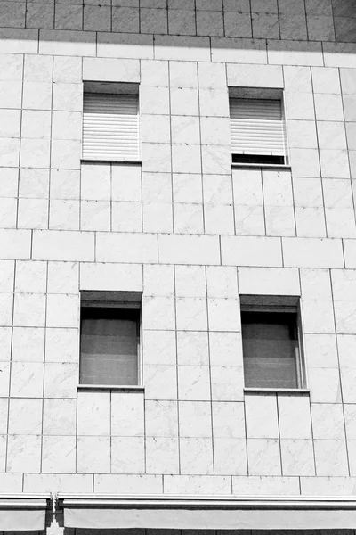 Wand alte Architektur in Italien Fenster und Tür weiß c — Stockfoto