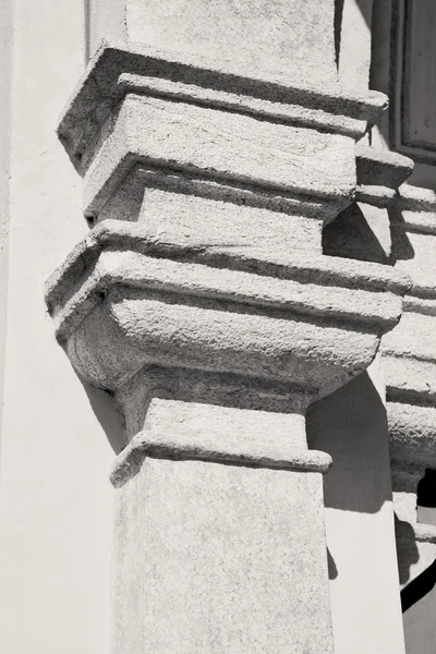 Abstracte oude kolom in het land van Europa Italië en marmer — Stockfoto