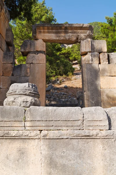 Ruins sten i antalya Asien sky och gamla — Stockfoto