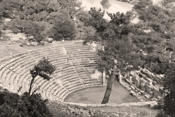 Ruiny kamienne i teatrem w antalya arykanda Turcja Azji niebo — Zdjęcie stockowe