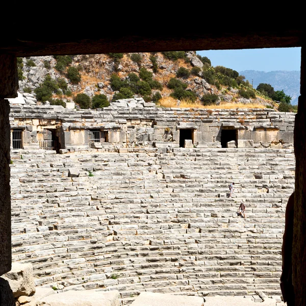 Necrópolis y el teatro de arqueología de piedra tumba indígena en mi —  Fotos de Stock