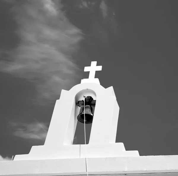 I Europa, Kykladerna, Grekland ett kors molnig himmel och bel — Stockfoto