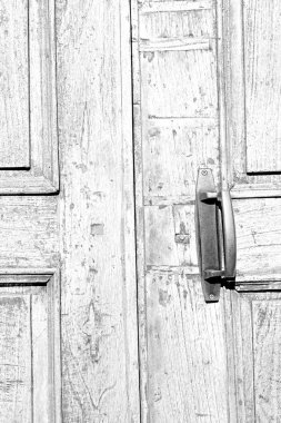 Eski kapı ve eski ahşap kapalı ev antika menteşe 