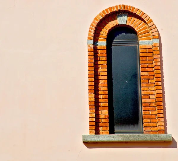 En Europa italia milan arquitectura antigua y pared ciega veneciana — Foto de Stock