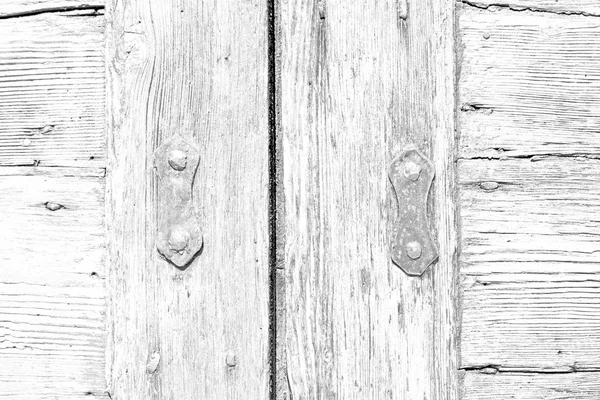 Olaszország Európa otthon egy fából készült ajtó és a köröm — Stock Fotó