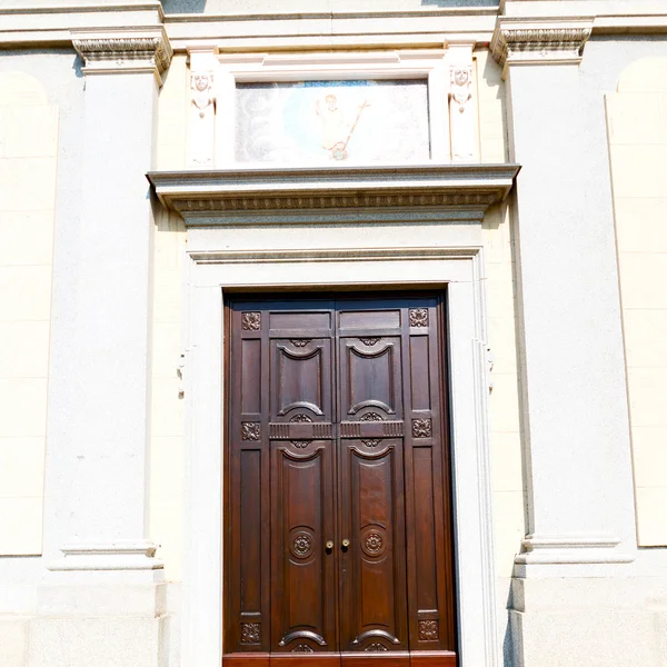 Detalhe na parede porta itália terra europa arquitetura e madeira th — Fotografia de Stock