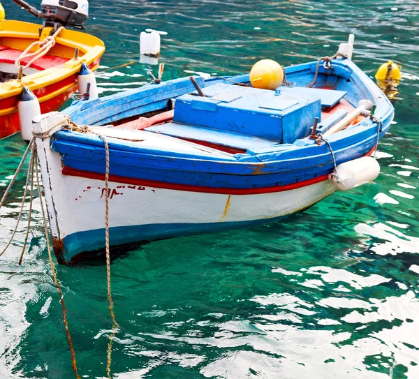 Greece island in santorini europe boat harbor and pier in the me — стоковое фото