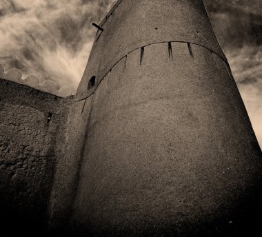 Umman Muscat eski savunma fort battlesment gökyüzü bir