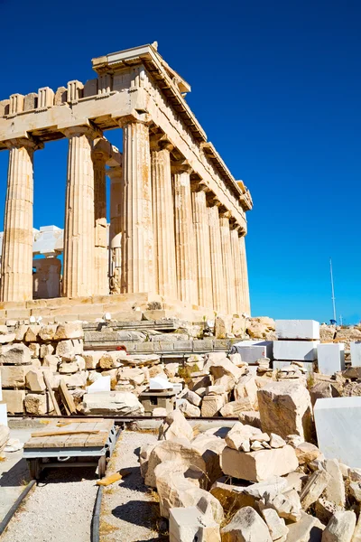 Statue acropolis     in greece old architecture — Stock Photo, Image