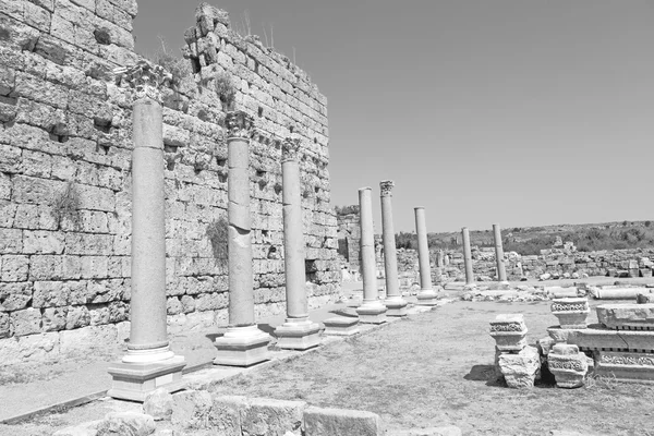 Πέτρα στην Πέργη παλιά κατασκευή Ασία Τουρκία στήλη και — Φωτογραφία Αρχείου