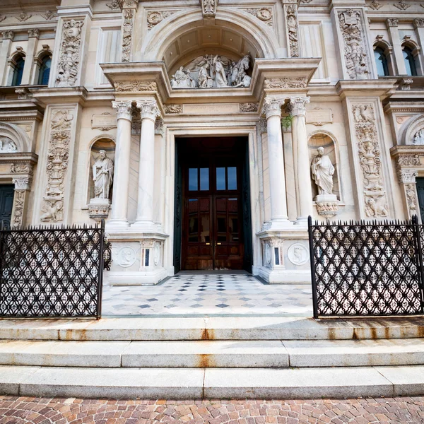 Património arquitetura antiga em itália europa milan religião — Fotografia de Stock