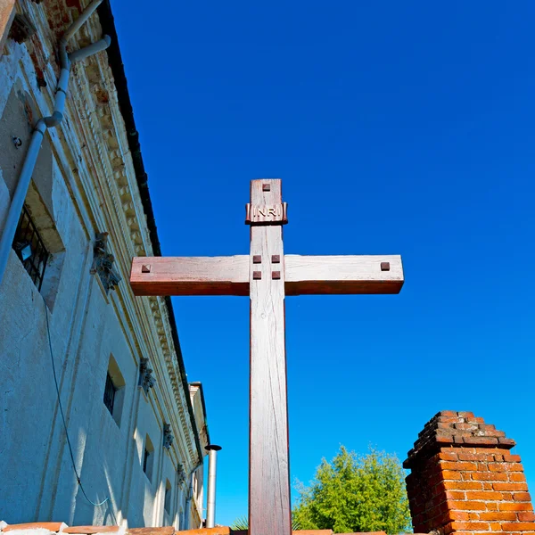 Muur van abstracte Heilig Kruis in Italië Europa en de hemel-ba — Stockfoto