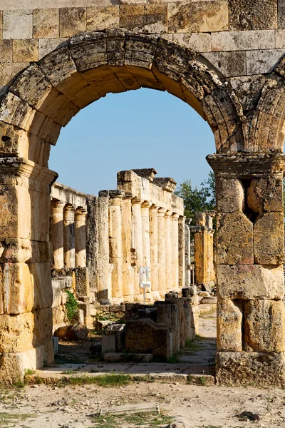 Oud de Romeinse tempel in Azië Turkije — Stockfoto