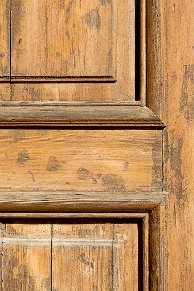 In italy  europe    door and nail — Stock Photo, Image