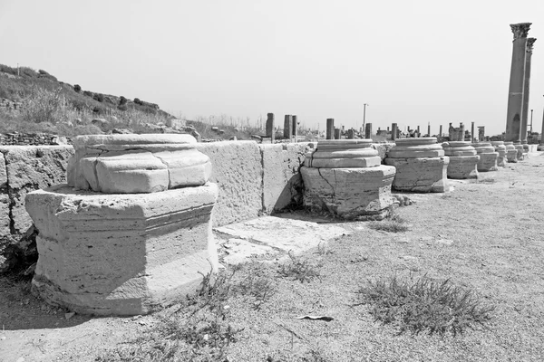Perge eski inşaat Asya Türkiye'de sütun taş ve — Stok fotoğraf
