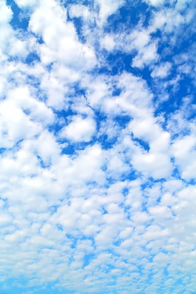 En Oman el nublado esponjoso — Foto de Stock
