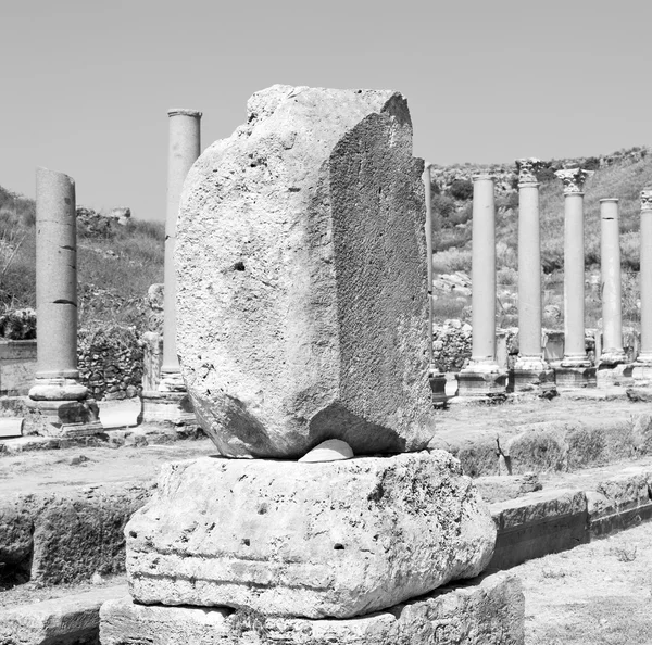 Perge 古い建設アジア トルコの列とローマ — ストック写真