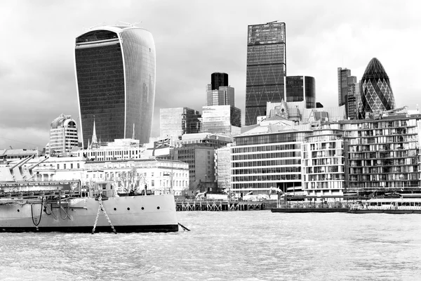 Themse River Fenster in der Stadt London Haus und Büro — Stockfoto