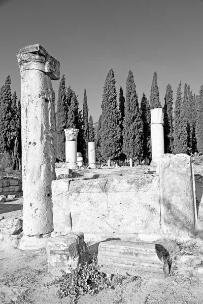 Historie staré konstrukce pamukkale v Asii Turecku sloupec — Stock fotografie