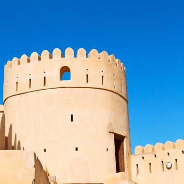 Umman muscat eski savunma fort battlesment gökyüzü ve st