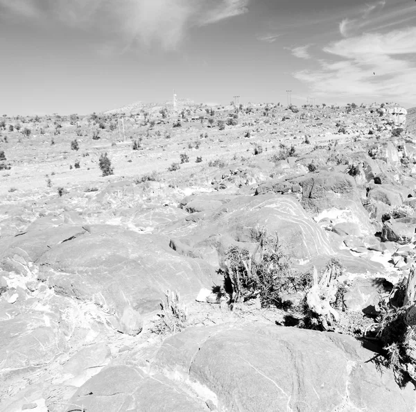 No oman o desfiladeiro velho da montanha e o canyon o céu nublado profundo — Fotografia de Stock