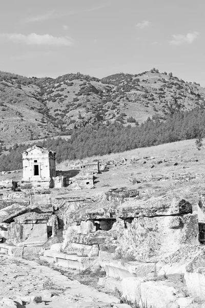 Geçmiş pamukkale eski yapılar Asya Türkiye'de sütun — Stok fotoğraf
