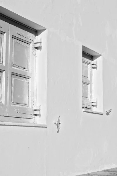 Grecja zabytkowe okno w Europie starej architektury i g — Zdjęcie stockowe