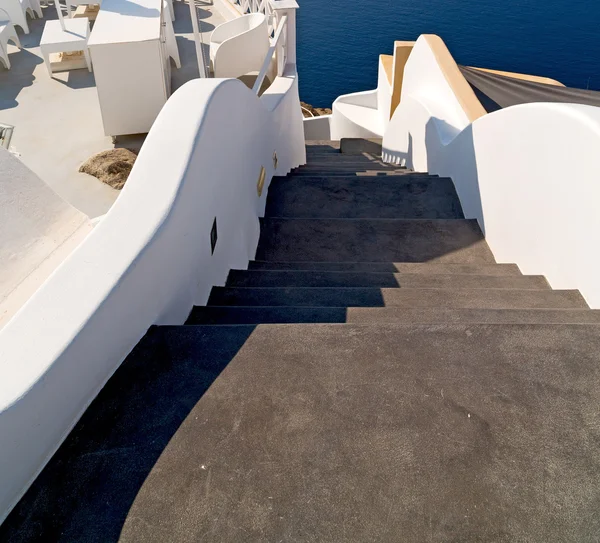 Mar en arquitectura europa cyclades santorini casco antiguo blanco — Foto de Stock