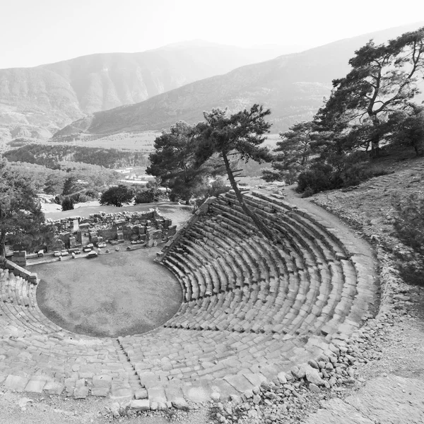 Ruinas piedra y teatro en antalya arykanda pavo asia cielo a — Foto de Stock