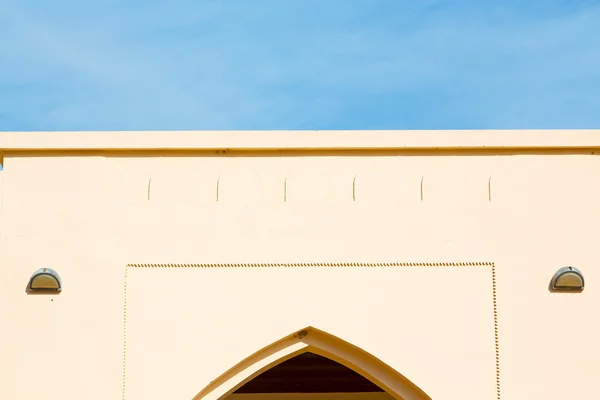 I oman muscat gamla defensiva fort battlesment himlen en — Stockfoto