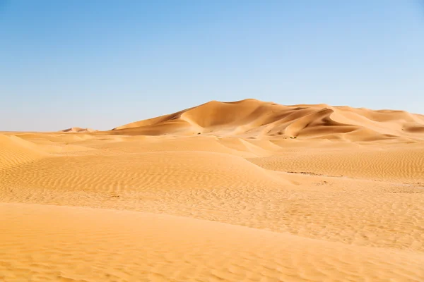 Em oman velho deserto esfregar al khali o quarto vazio e ao ar livre — Fotografia de Stock