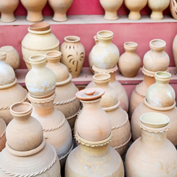 En oman moscatel la vieja cerámica mercado venta fabricación contener — Foto de Stock