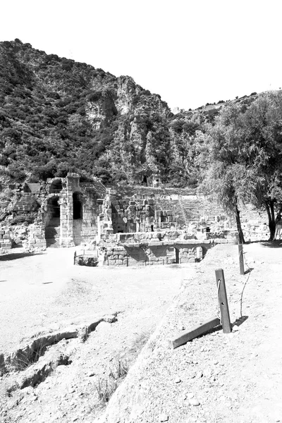 ネクロポリスと先住民の墓の石の考古学劇場私 — ストック写真