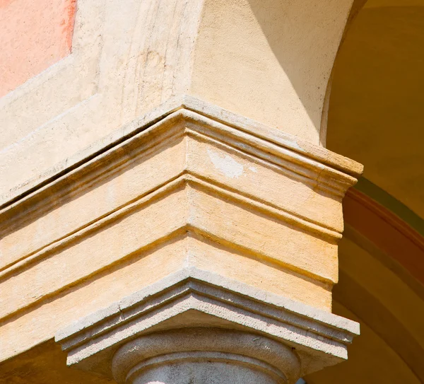 Abstrakte alte Säule im Land Europa Italien und Marmor — Stockfoto