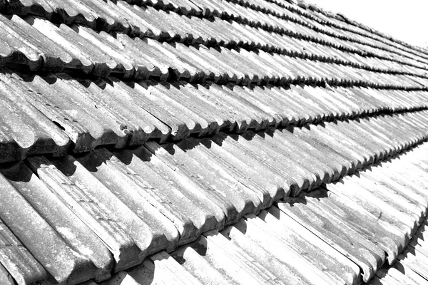 Vieux toit en italie la ligne et la texture de l'architecture diagonale — Photo