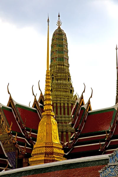 Tailandia asia flequillo lluvia techo wat palacios cielo — Foto de Stock