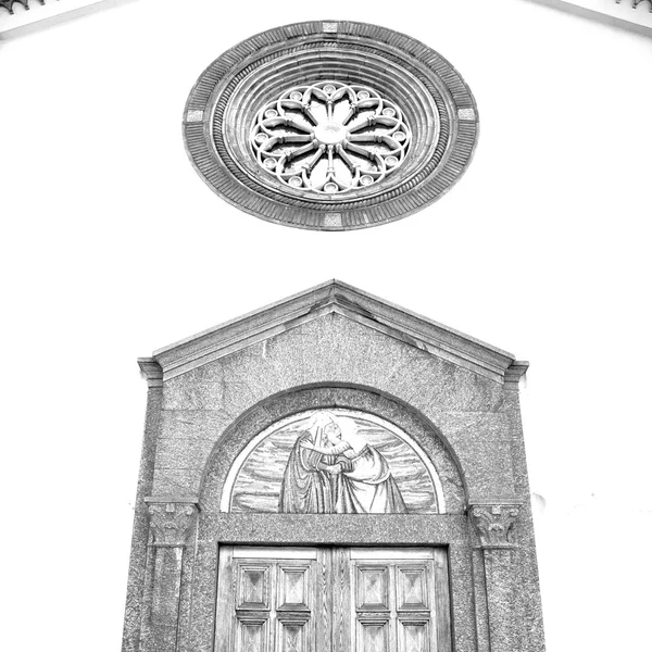 Porta velha em itália terra arquitetura europa e madeira o histórico — Fotografia de Stock