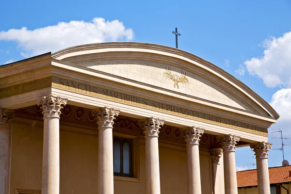 In italia olona varese la vecchia chiesa e colonna muraria — Foto Stock