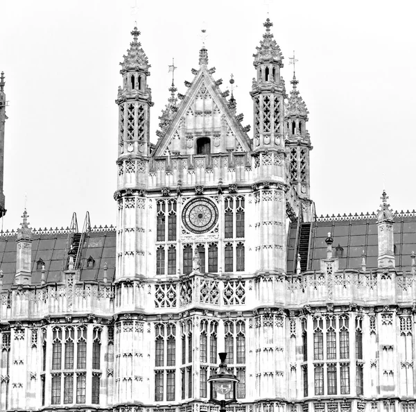 Inglaterra envejecido ciudad en londres grande ben y histórico viejo construcc — Foto de Stock