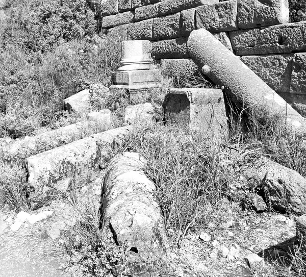 Il vecchio tempio e teatro in termessos antalya tacchino asia cielo — Foto Stock