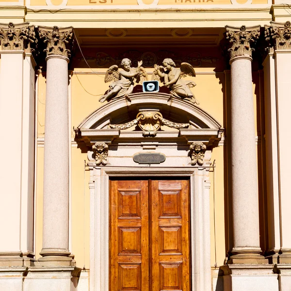 Detalhe na parede porta itália terra europa arquitetura e madeira th — Fotografia de Stock