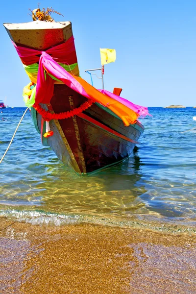 Barco proa el kho tao playa rocas tailandia y sur —  Fotos de Stock