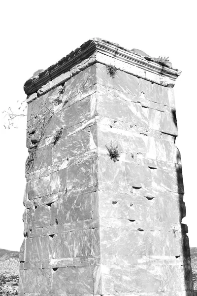 在欧洲的旧 towert 和大理石砖雅典卫城和天空 — 图库照片