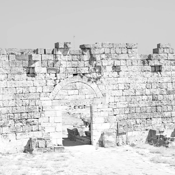 Πέτρα στην Πέργη παλιά κατασκευή Ασία Τουρκία στήλη και — Φωτογραφία Αρχείου