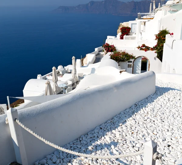 En vacaciones europa cyclades santorini casco antiguo blanco y el — Foto de Stock