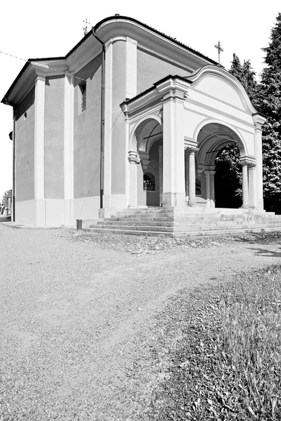 Monument old architecture in italy europe milan religion       a — Stock Photo, Image