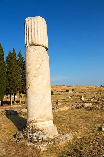 Et le temple romain dinde la colonne — Photo
