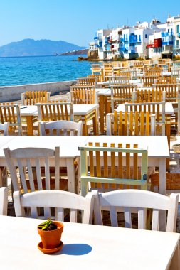  Restoran sandalye ve yaz